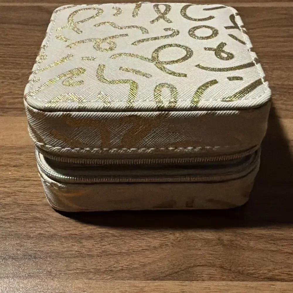 Traveling Jewelry Case Organizer FUN beige gold Print